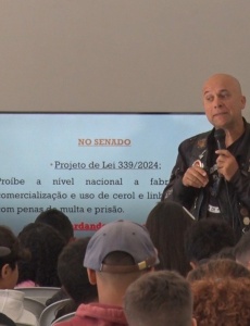 Motoclube Machados no Asfalto promove campanha educativa sobre o cerol nas escolas de Pará de Minas
