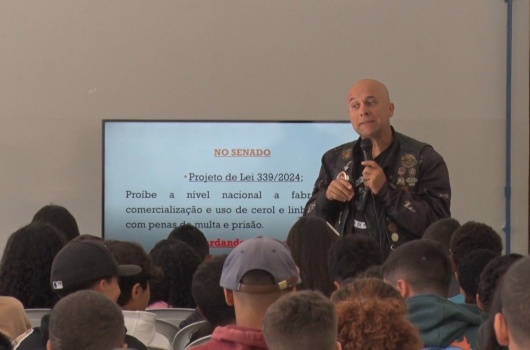 Motoclube Machados no Asfalto promove campanha educativa sobre o cerol nas escolas de Pará de Minas