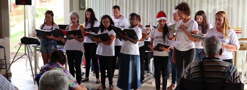 Concerto natalino é promovido na Cidade Ozanan e encanta os idosos da instituição