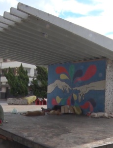 Presença de andarilhos continua gerando transtornos para os comerciantes de Pará de Minas