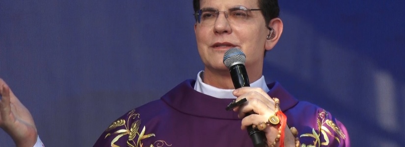 Milhares de fieis comparecem ao evento “Evangelizar é Preciso” do padre Reginaldo Manzotti, em Divinópolis