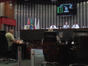 Bastidores da Câmara de Pará de Minas estão movimentados para colocar a emenda impositiva em pauta novamente