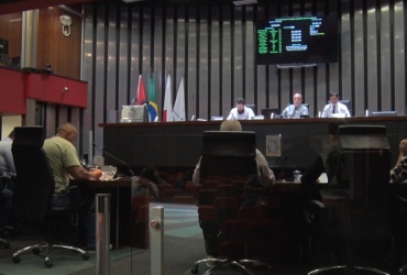 Bastidores da Câmara de Pará de Minas estão movimentados para colocar a emenda impositiva em pauta novamente