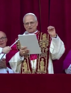 Vaticano elege o novo líder da Igreja Católica: norte-americano tem perfil progressista e segue a linha de Papa Francisco