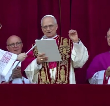 Vaticano elege o novo líder da Igreja Católica: norte-americano tem perfil progressista e segue a linha de Papa Francisco