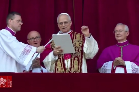 Vaticano elege o novo líder da Igreja Católica: norte-americano tem perfil progressista e segue a linha de Papa Francisco