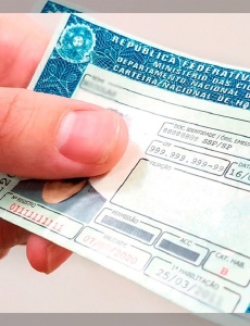 Processos para a emissão de CNH passam a ser 100% digitalizados em Minas