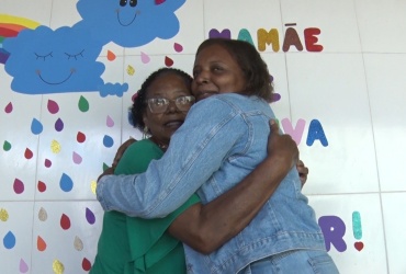 Dona Fia e Carminha: mães que são inspiração ao cuidarem dos filhos da comunidade