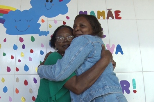 Dona Fia e Carminha: mães que são inspiração ao cuidarem dos filhos da comunidade