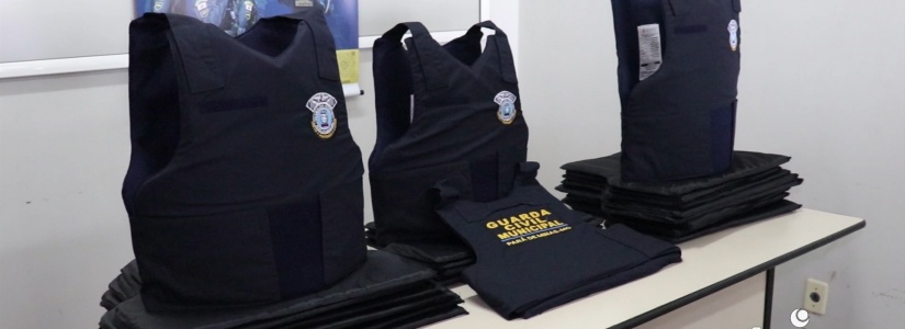Guarda Civil Municipal recebe conjunto de coletes balísticos