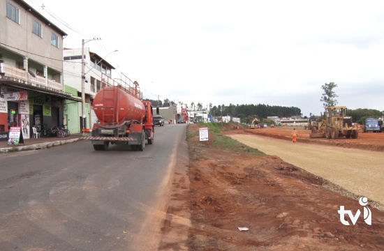 Duplicação da rua Nova Serrana começa e motoristas e pedestres devem ficar atentos