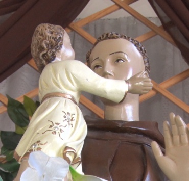 Oração, quermesse e show marcam a celebração do Dia de Santo Antônio