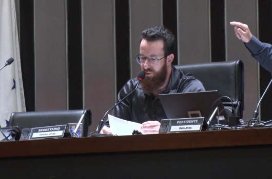 Vereador Vinícius Alves se manifesta a respeito do assunto da cassação do mandato de Márcia Marzagão