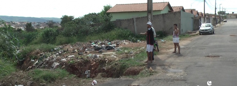 TVI Comunidade: morador do bairro Santos Dumont reclama de buraco na rua onde vive