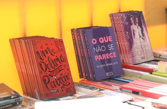 11ª Paraliteratura tem início na Praça Torquato de Almeida e atrai bom público