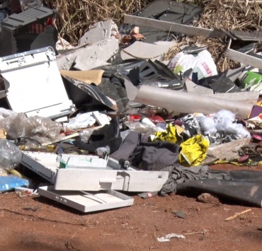 Descarte irregular de lixo próximo à UPA preocupa setores da Saúde de Pará de Minas