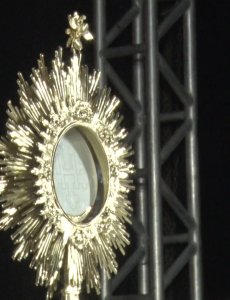 Celebração de Corpus Christi reúne milhares de fiéis em Pará de Minas