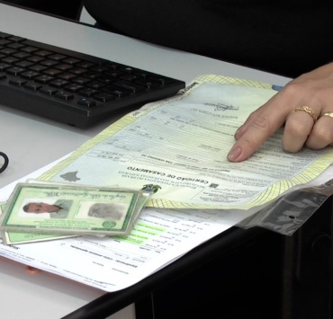 Vereadora cobra agilidade nos atendimentos para emissão de carteiras de identidade em Pará de Minas