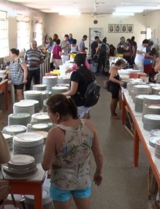 Feira de louças é realizada na Apae até sábado (18)