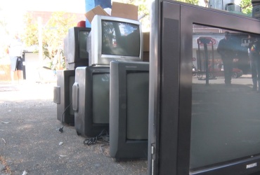 Ecoponto mobiliza populares a fazer descarte correto de eletrônicos e outros materiais