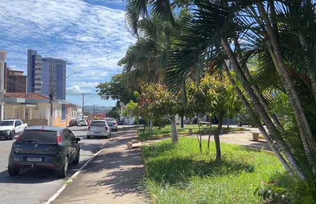 Secretaria Municipal de Meio Ambiente se posiciona sobre limpeza das praças de Pará de Minas