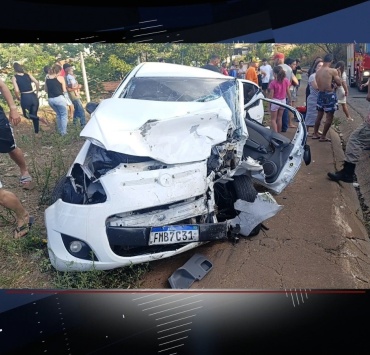 Acidente em Pitangui deixa 5 pessoas feridas