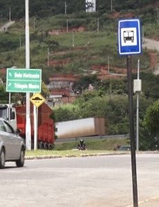 Departamento de Trânsito realiza revitalização da sinalização urbana de Pará de Minas
