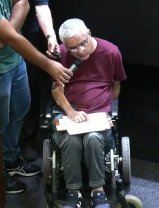 Portador de deficiência física aponta problemas de acessibilidade nas ruas de Pará de Minas