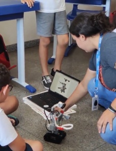 Projeto de incentivo à robótica chega às escolas de Pará de Minas