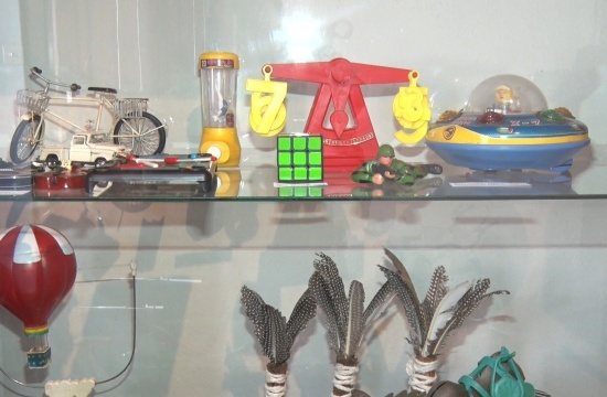 Exposição de brinquedos antigos no Museu Histórico encanta crianças