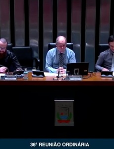 Léo Xavier recebe a imprensa para esclarecer discussão com Presidente da Câmara