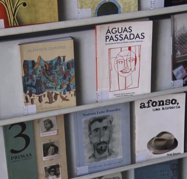 Dia do Bibliotecário é celebrado com abertura de exposição sobre escritoras de Pará de Minas