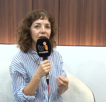 Entrevista de estúdio: Psicóloga Raquel Marinho orienta como pais e familiares podem lidar com os desafios da adolescência