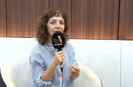 Entrevista de estúdio: Psicóloga Raquel Marinho orienta como pais e familiares podem lidar com os desafios da adolescência